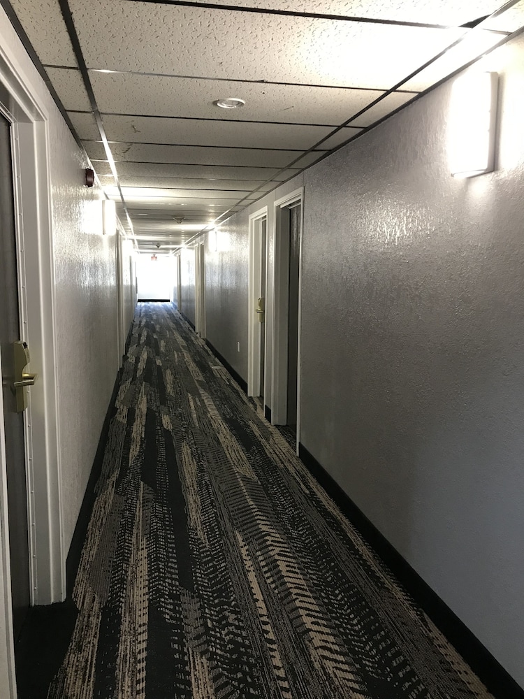 Americas Best Value Inn Clearwater 4/29
