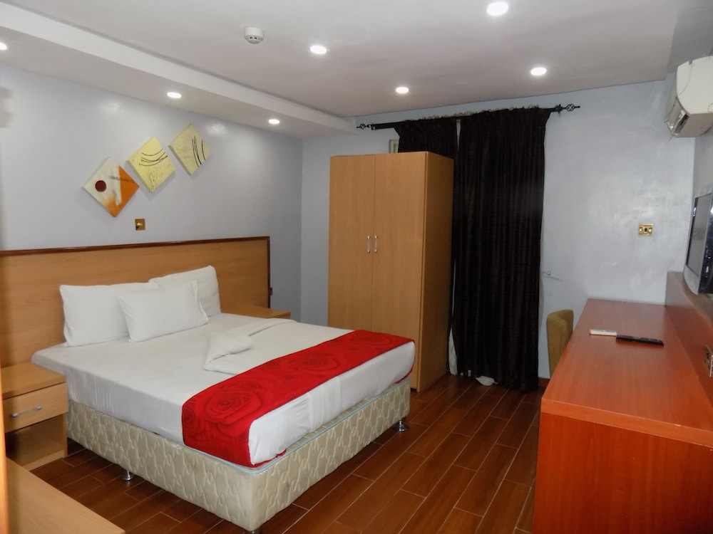 Pelican Hotel Lekki 9/43