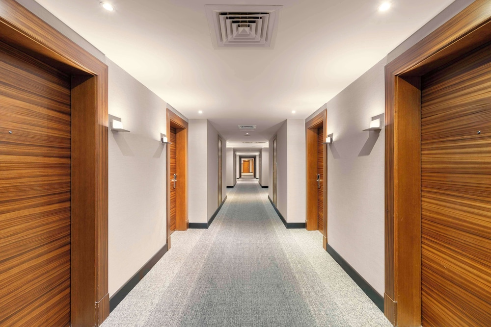 بارك إن باي راديسون الخبر(Park Inn By Radisson Al Khobar Hotel) 42/74
