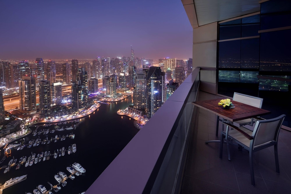 Dubai Marriott Harbour Hotel Suites 15/32
