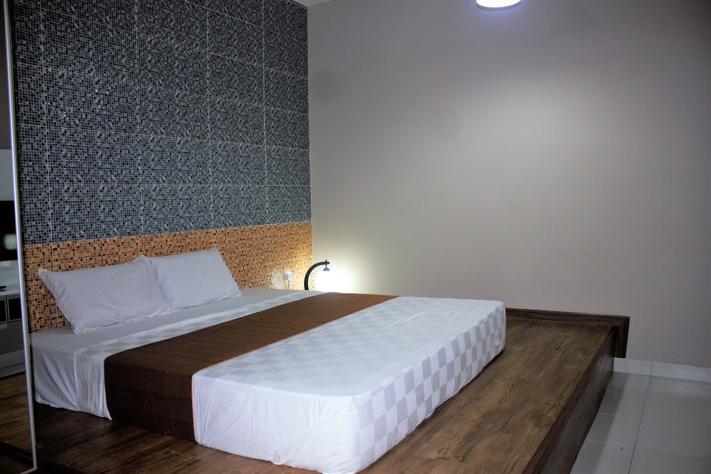 Aeon Tebrau Homestay & Hotel 17/62