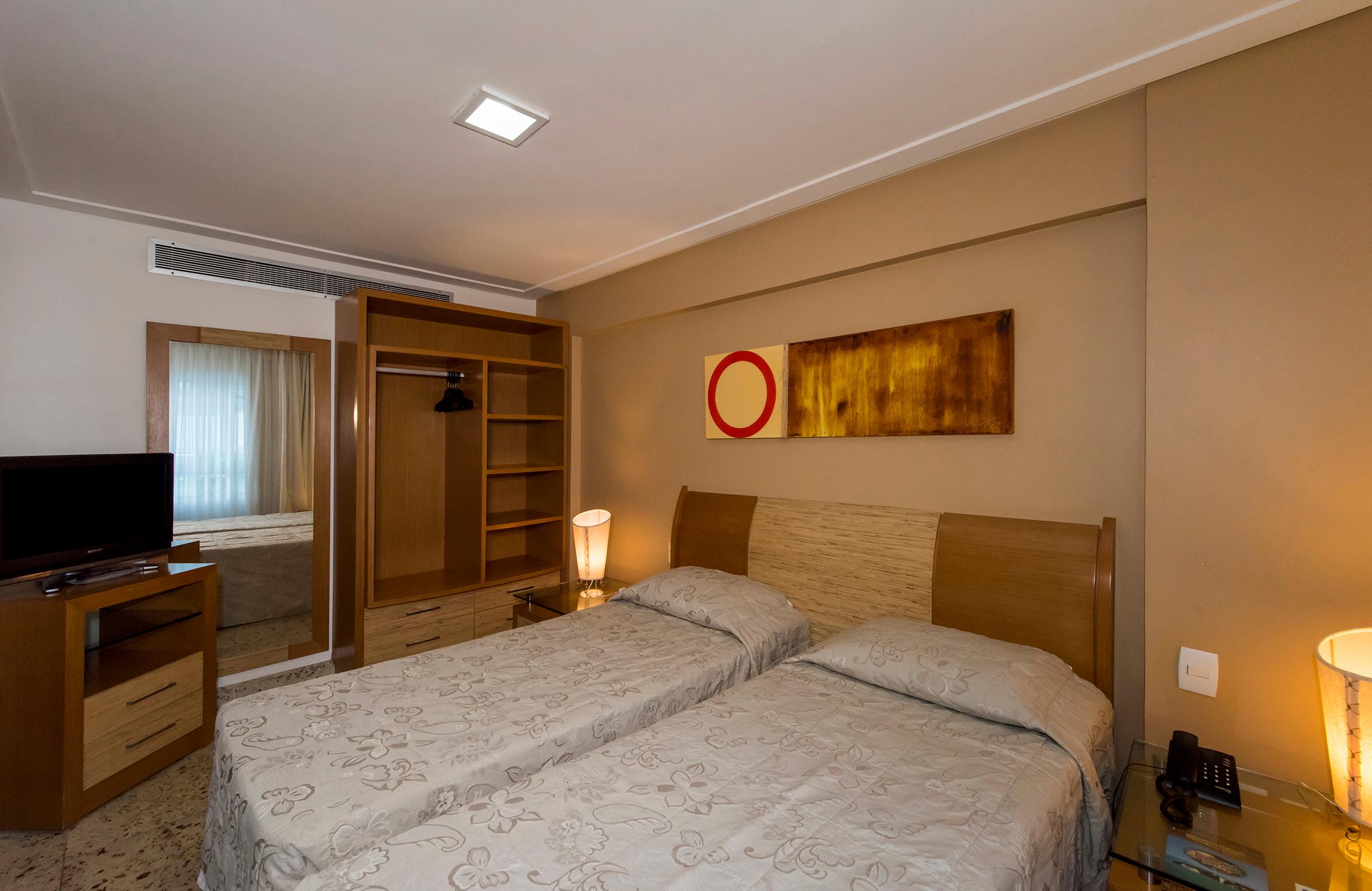 Master, Apartment
