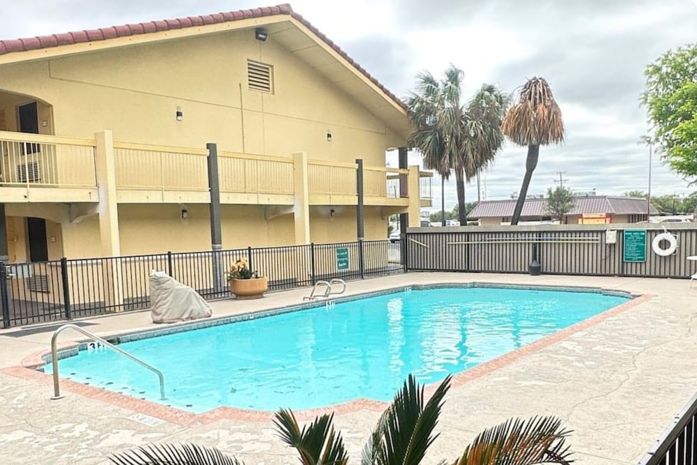 Garden inn and suites san antonio l 35 2/36