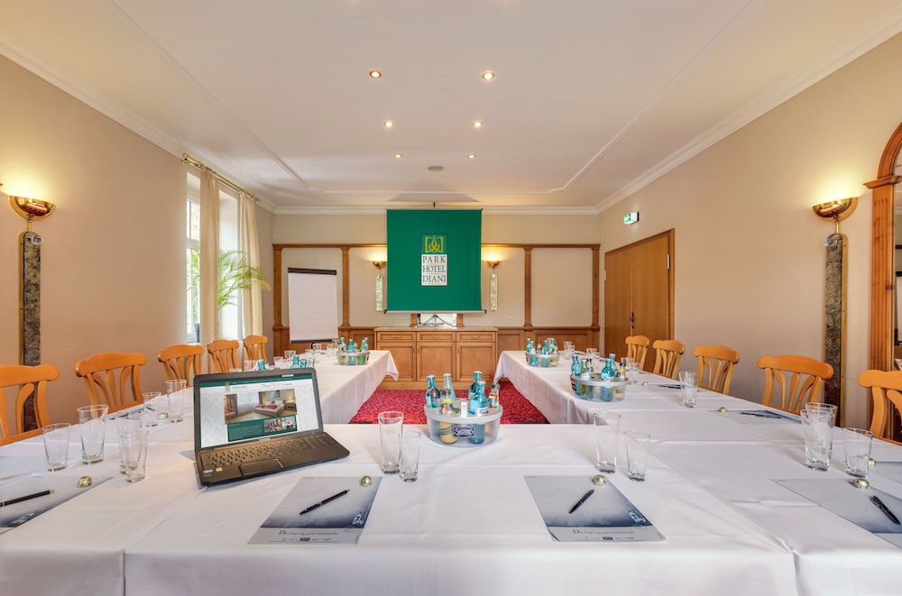 Parkhotel Diani 36/50