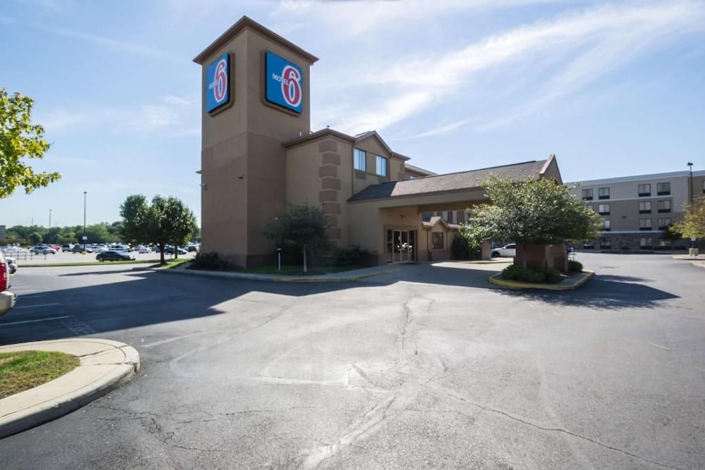 Motel6 Indianapolis, IN - Airport 16/26