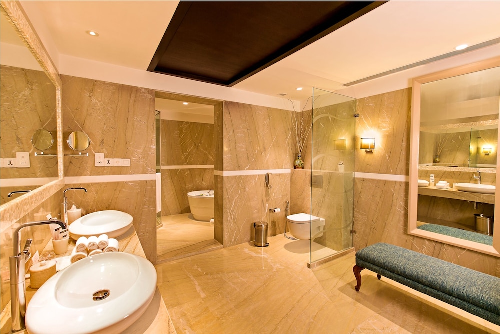 THE LALIT JAIPUR 50/50