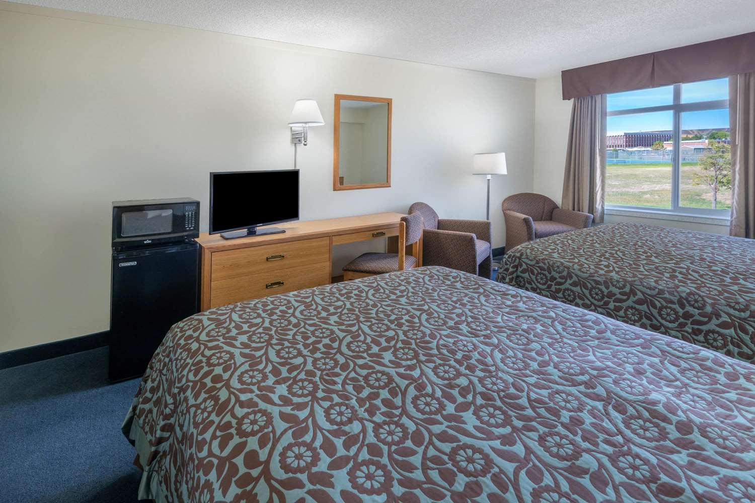 Days Inn By Wyndham Great Falls 27/35