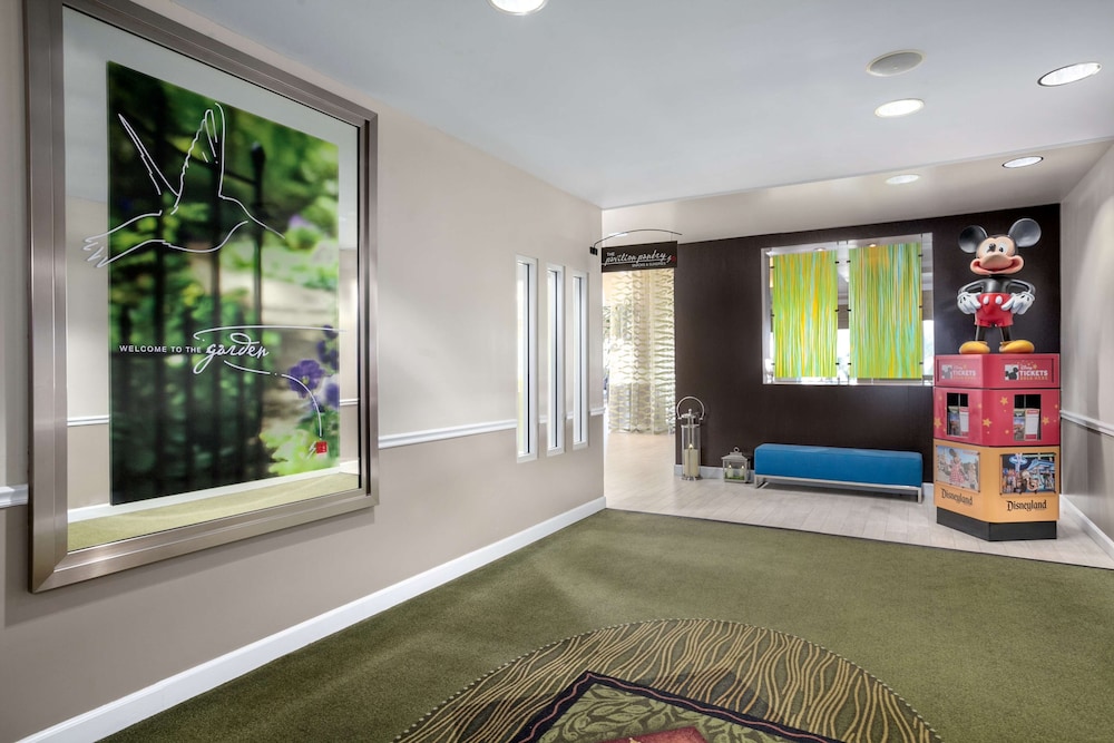 Hilton Garden Inn Anaheim Garden Grove 7/41