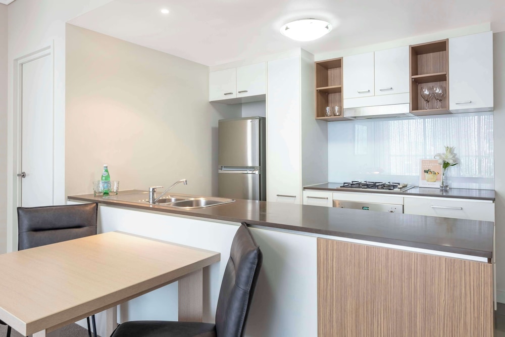 Oaks Brisbane on Charlotte Suites 30/43