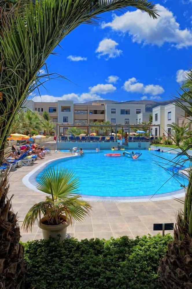 Meropi Hotel and Apartments 67/69