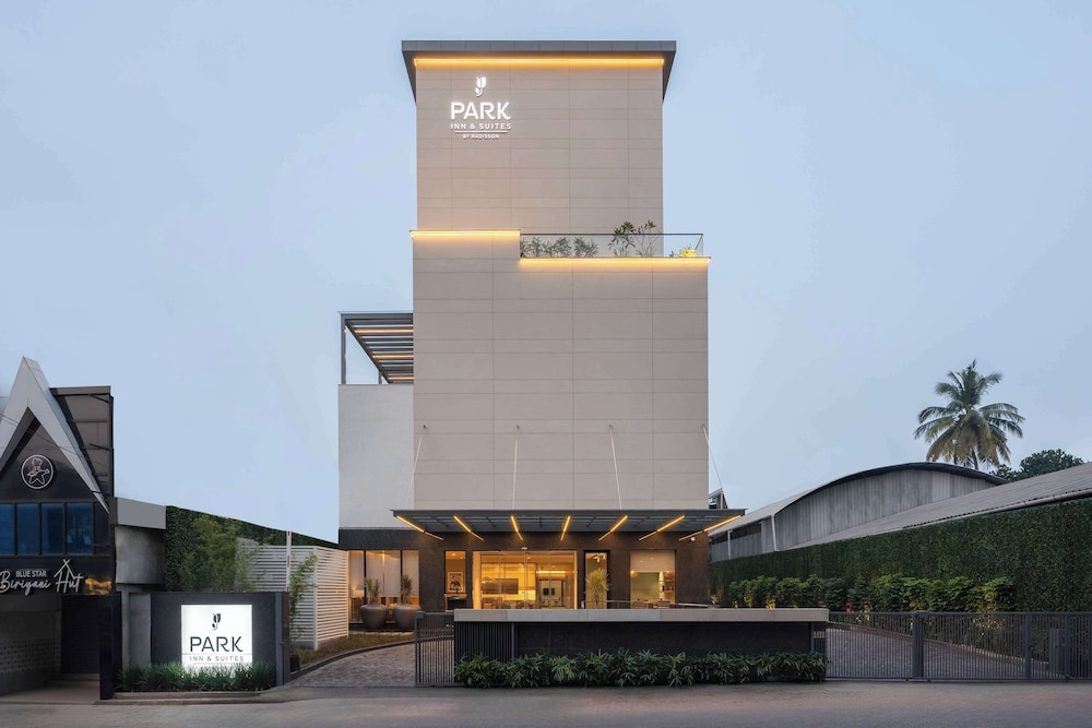 Park Inn & Suites by Radisson Thrissur East Fort 2/47