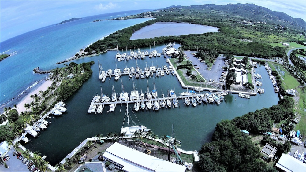 Tamarind Reef Resort Spa & Marina 2/50