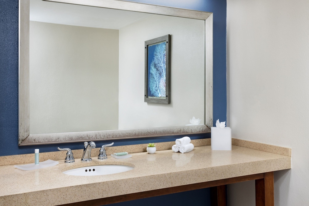 غرفة بسريرين كوين لذوي الإعاقة، Fairfield Inn Suites Key West At the Keys Collection 8/8