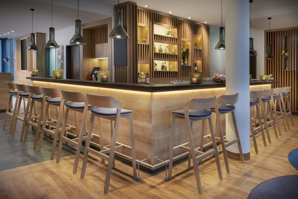 HOLIDAY INN EXPRESS BADEN BADEN 3/53