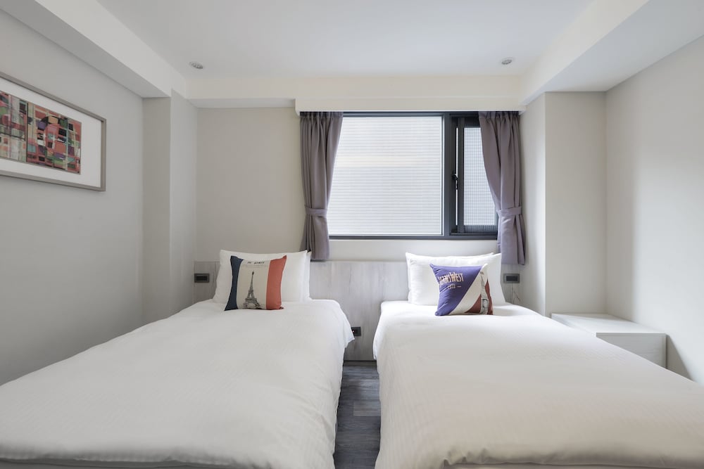 SUPERIOR, TWIN BEDS
