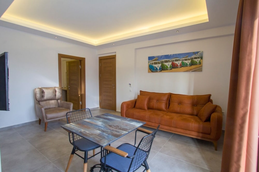 Pegasus Hotel & Villa 35/50