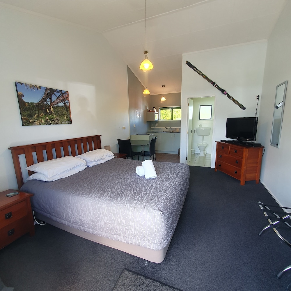OHAKUNE COURT MOTEL 14/71