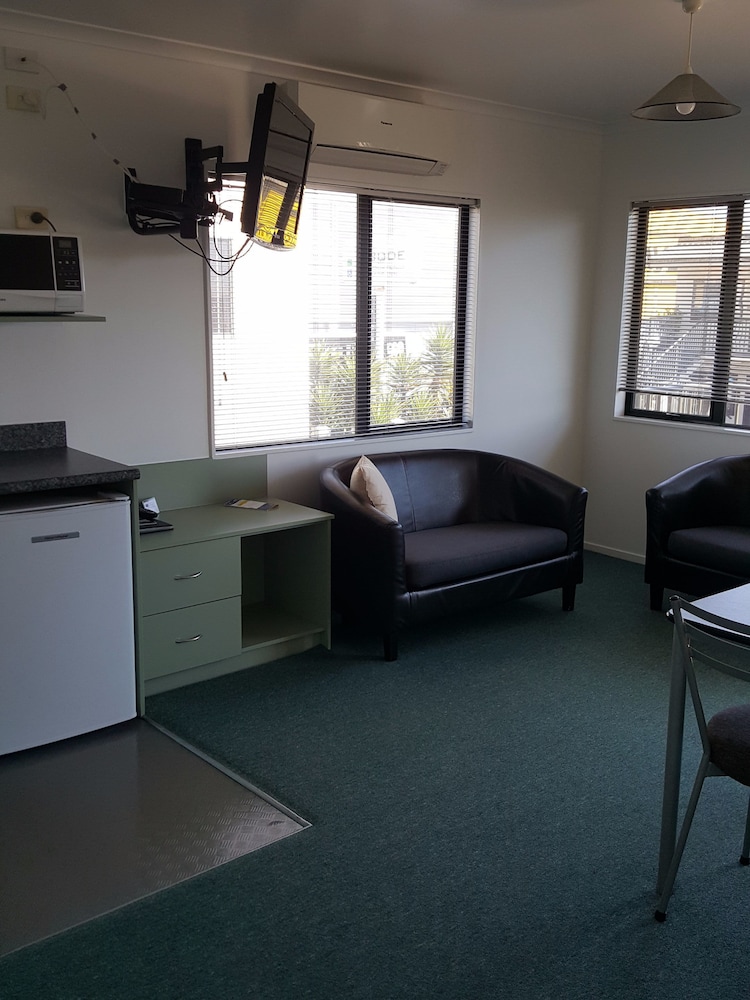 Abode on Courtenay Motor Inn 27/30