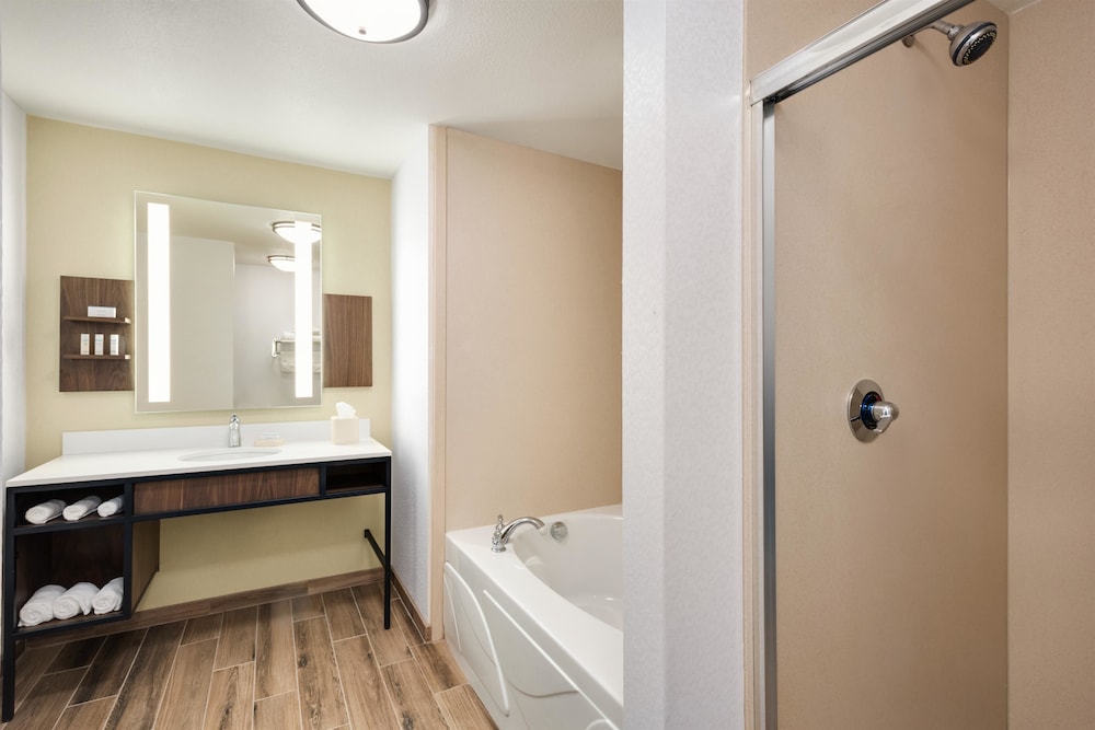 Hilton Garden Inn Dubuque Downtown 6/47