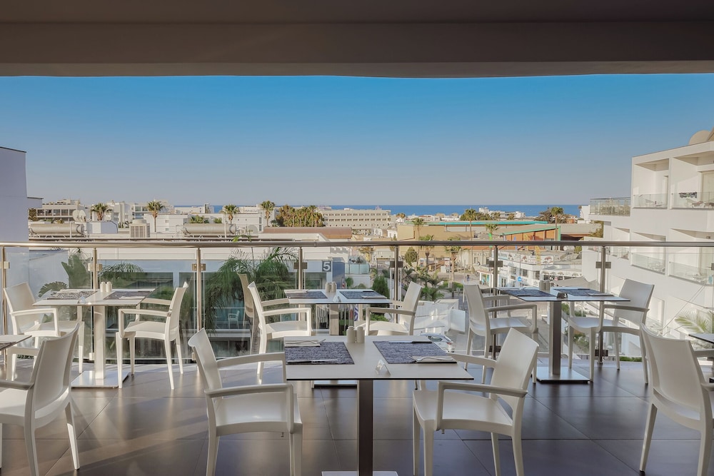 Tasia Maris Oasis Hotel 59/77