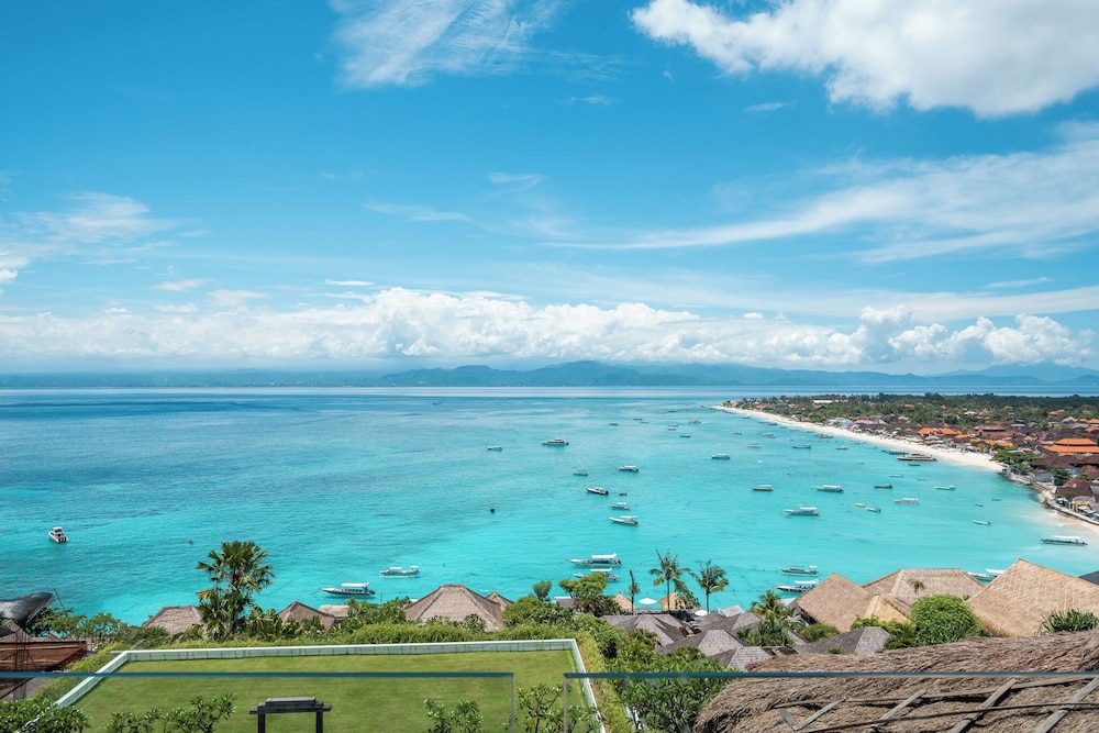 Batu Karang Lembongan Resort and Spa 82/85