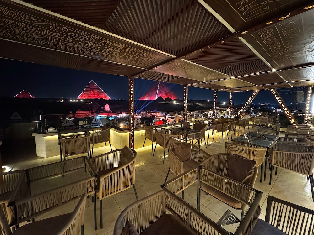Sahara Pyramids Inn 38/50