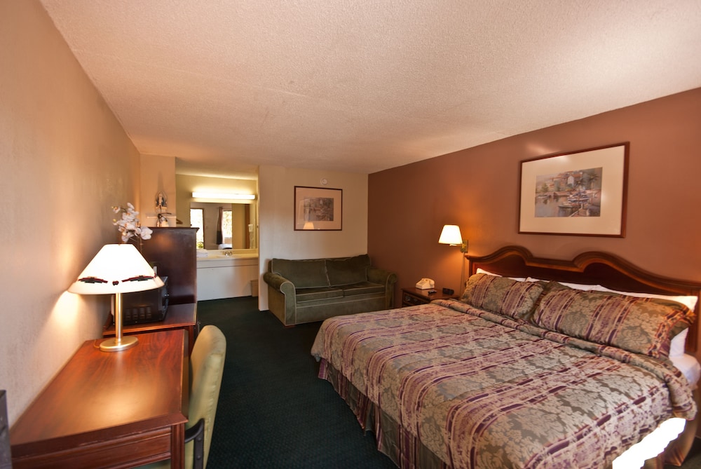 Country Hearth Inn & Suites Marietta 9/43