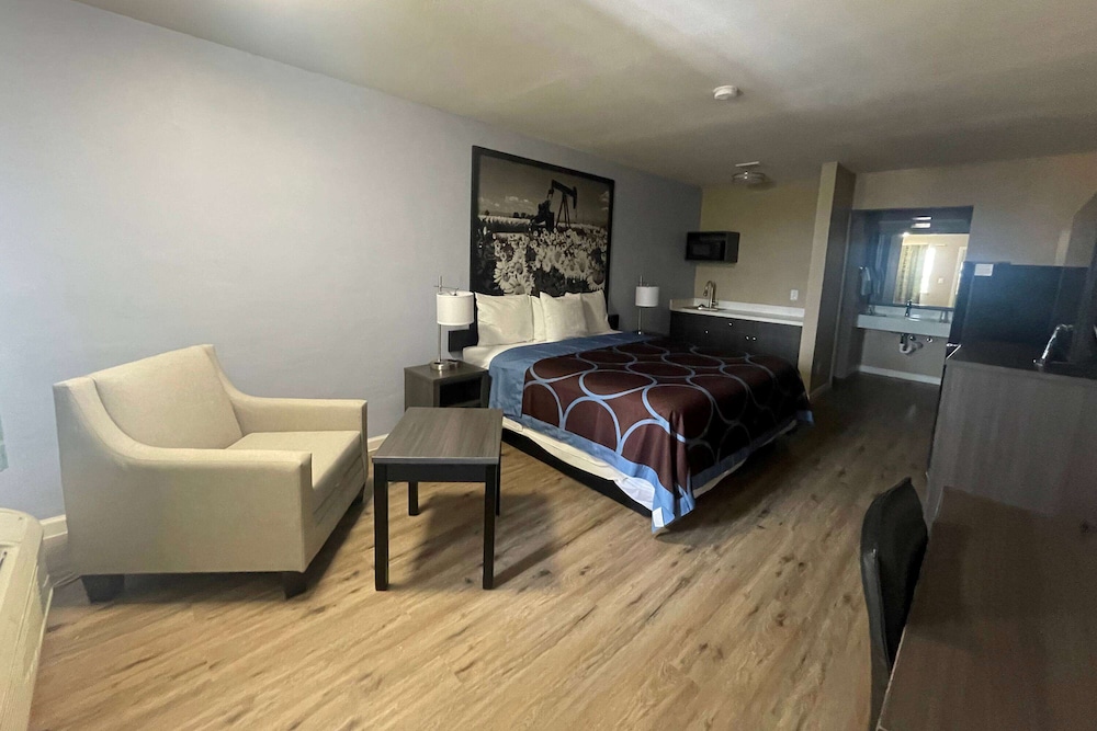 Super 8 by Wyndham Victoria TX 12/20