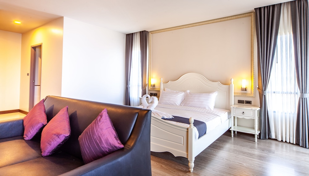 Rung Aroon Hotel By Le Siri 17/50