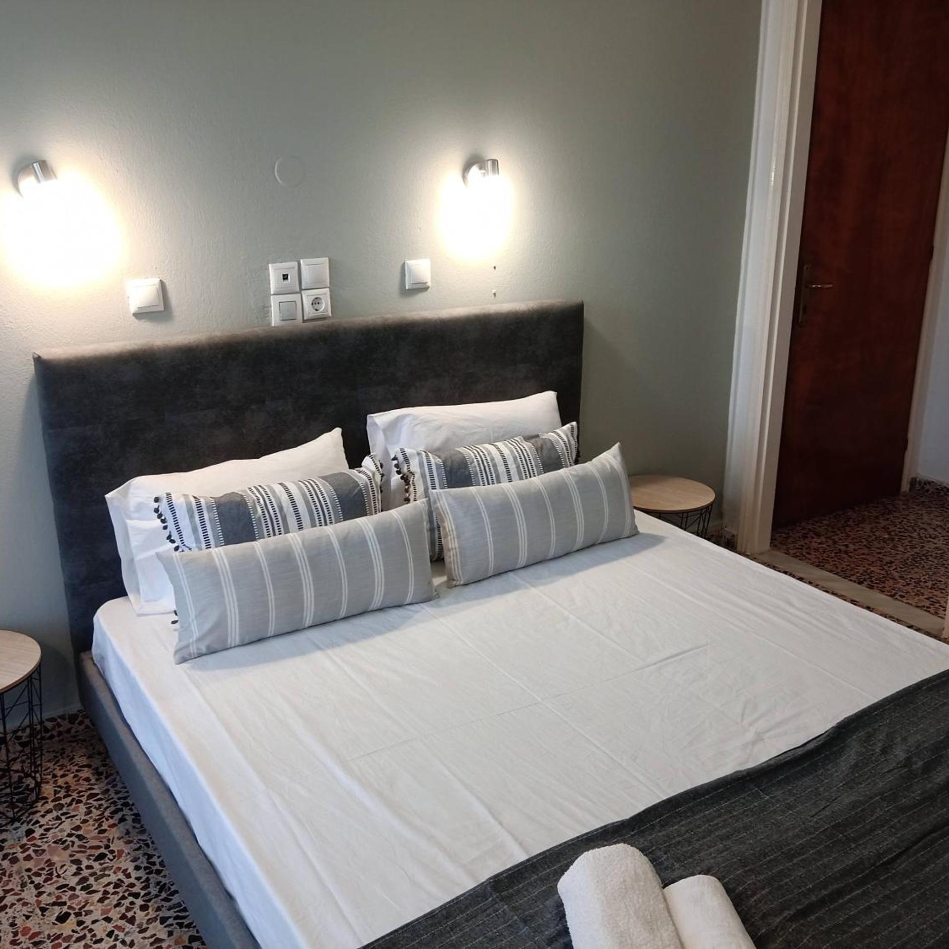 Deluxe, Double Bed