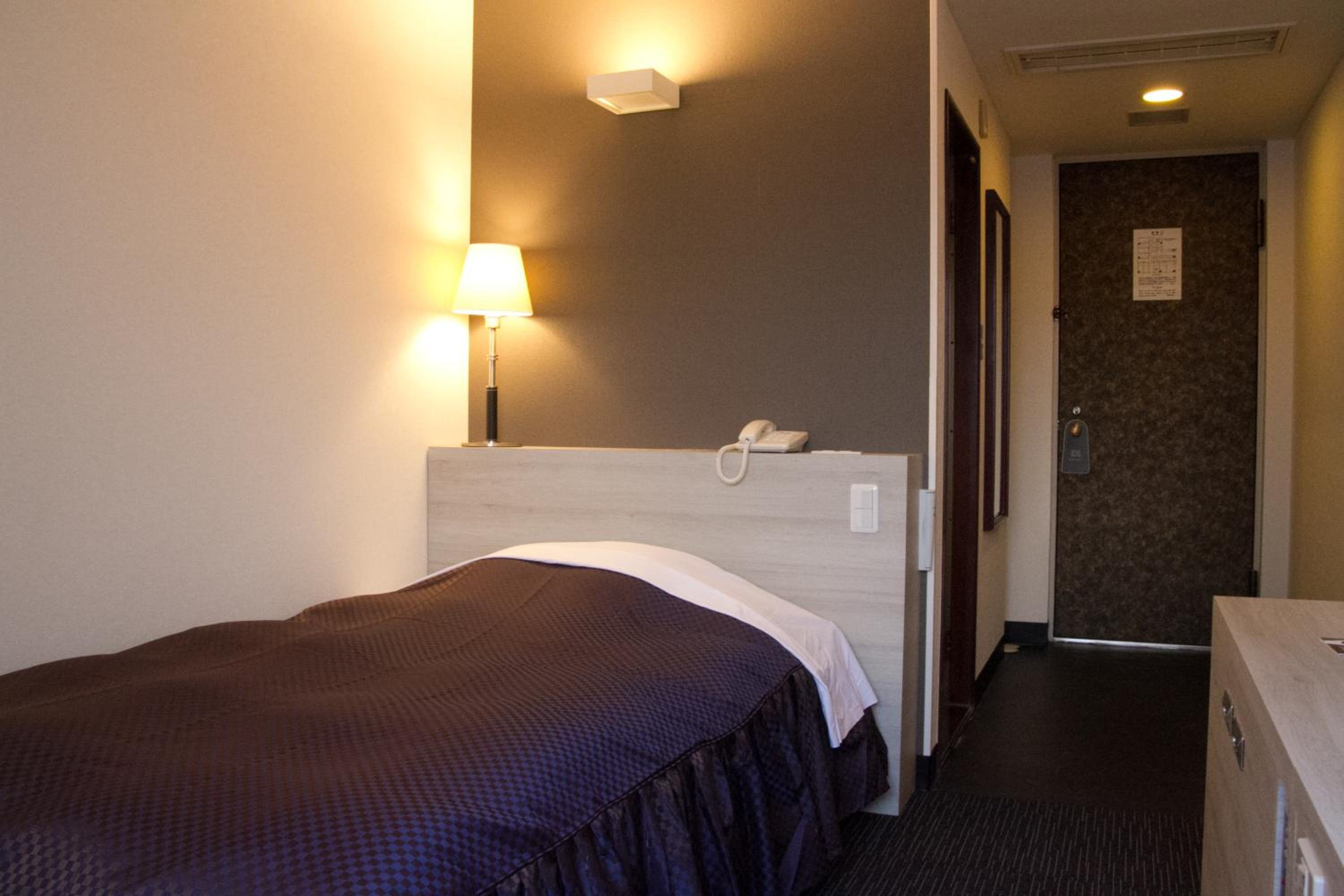 Room, Single, Smoking