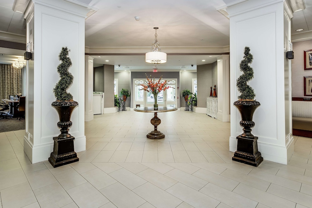 Hampton Inn & Suites Mobile- Downtown Historic District 27/56