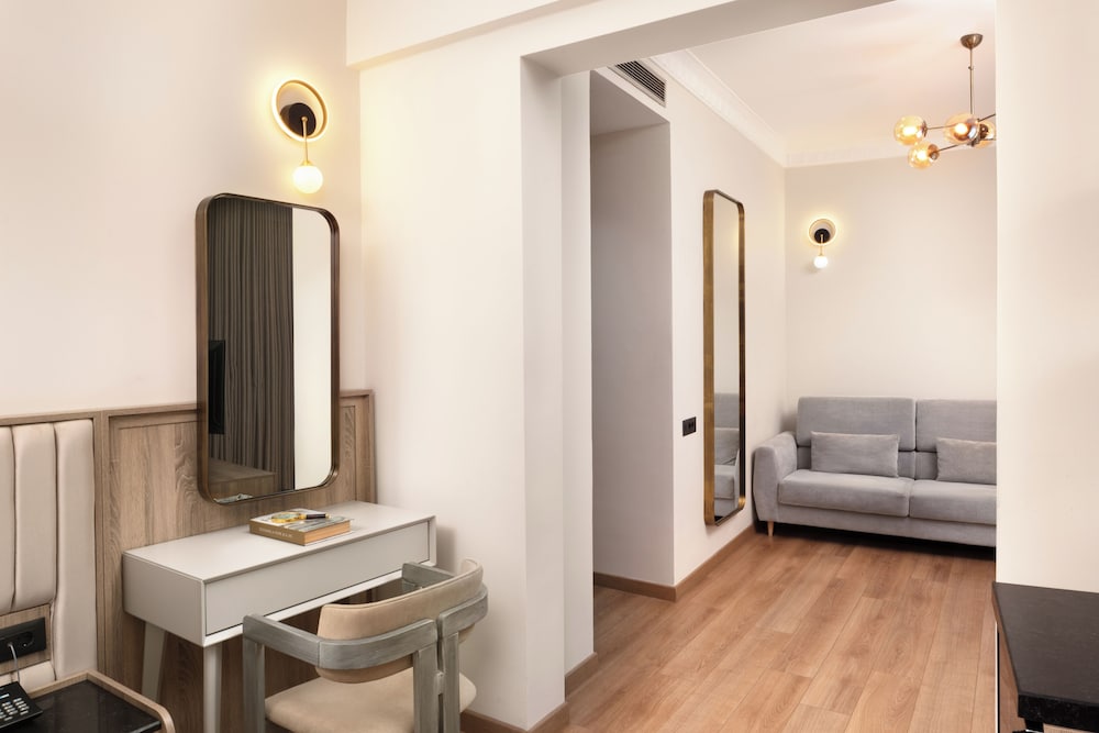Atik Palace Osmanbey 49/64