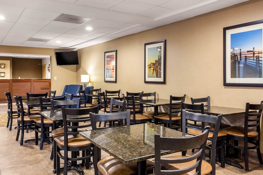 Spark by Hilton Wilmington 26/28