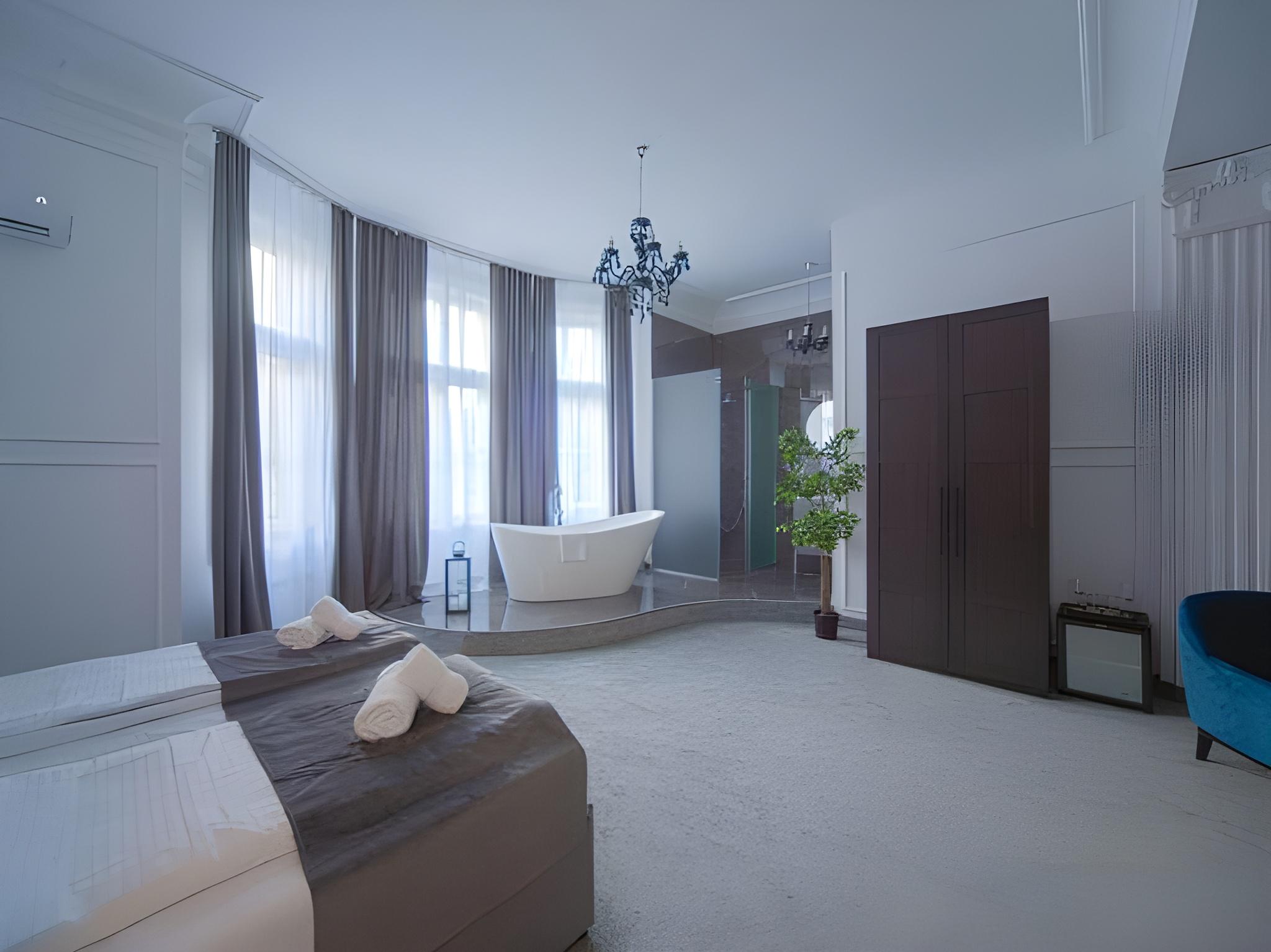 Executive, Studio, Suite, King Bed