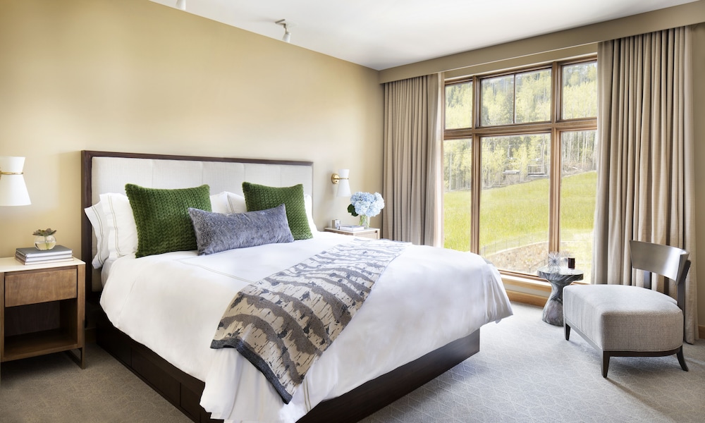 1 Bedroom, Pinnacle, Plus, Residence, King Bed, 2 Sofa, Den