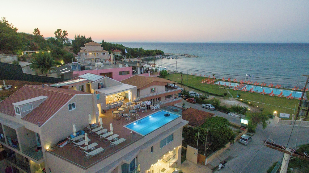 Porto Planos Beach Hotel 44/50