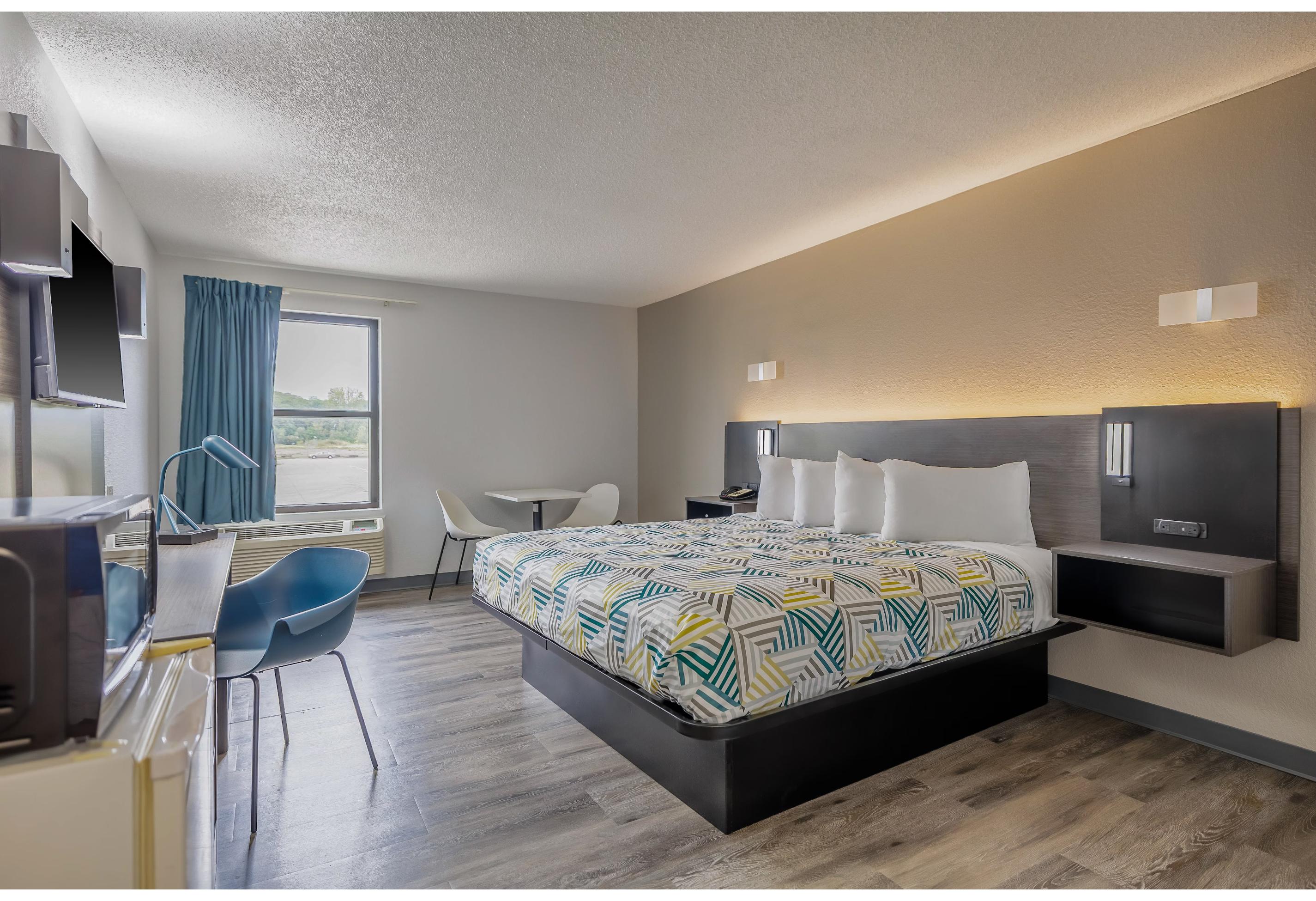 Room, King Bed