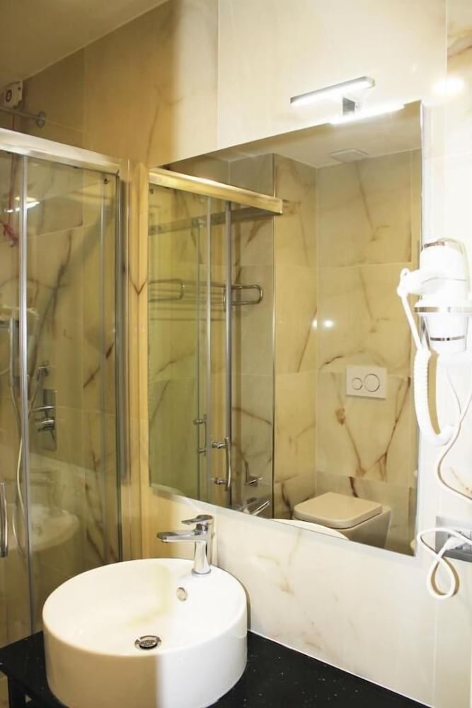 CSI Group - Hotel Metropoli 26/28