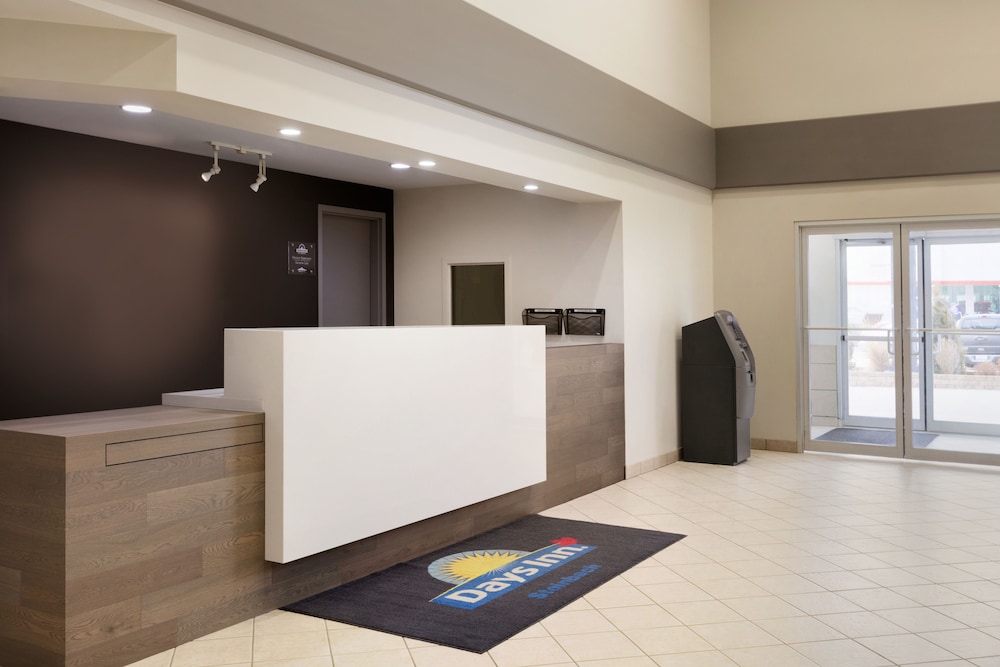 Days Inn by Wyndham Steinbach 12/43