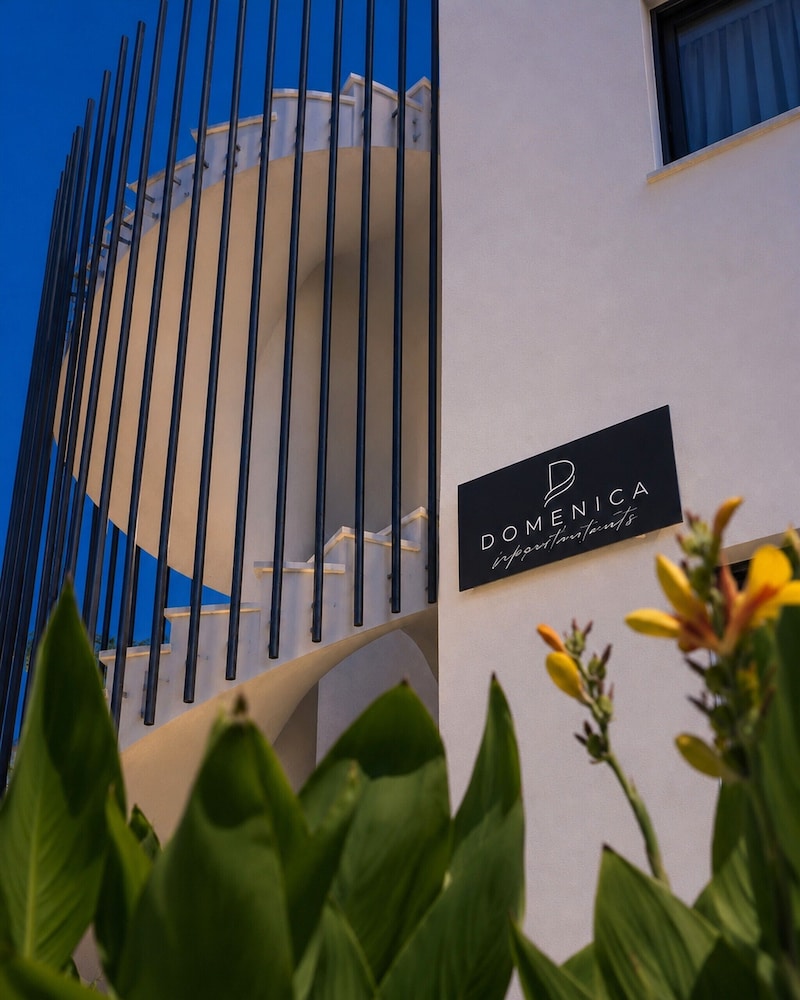 DOMENICA HOTEL 1/49