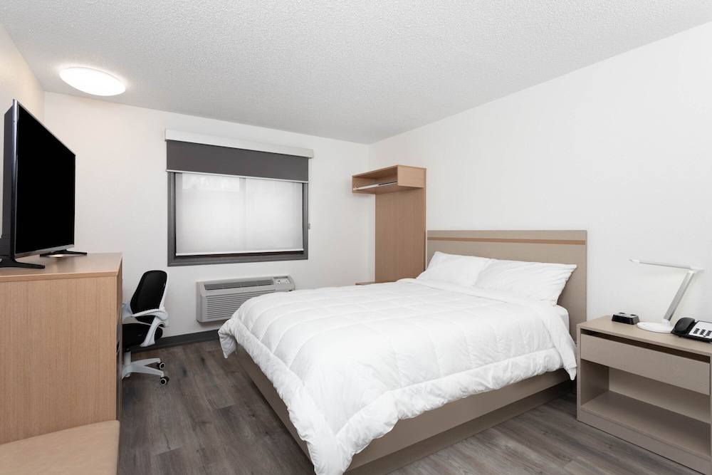 Travelodge by Wyndham Elkhart 23/54
