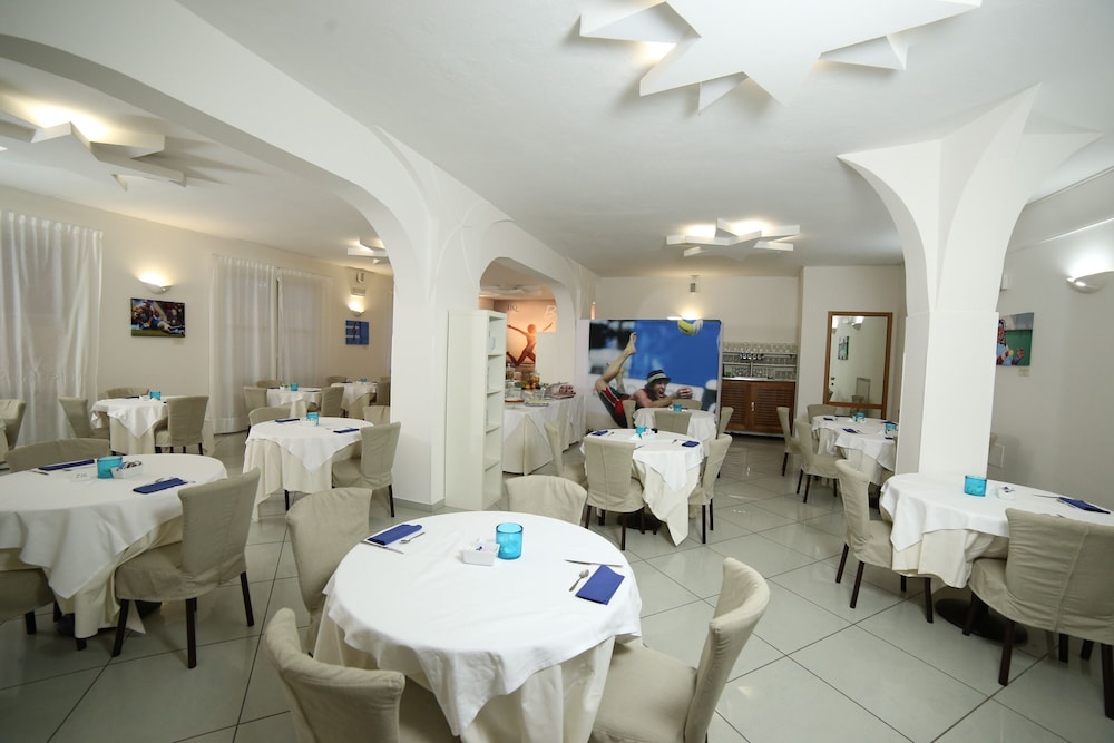 SPORTUR CLUB HOTEL 56/72