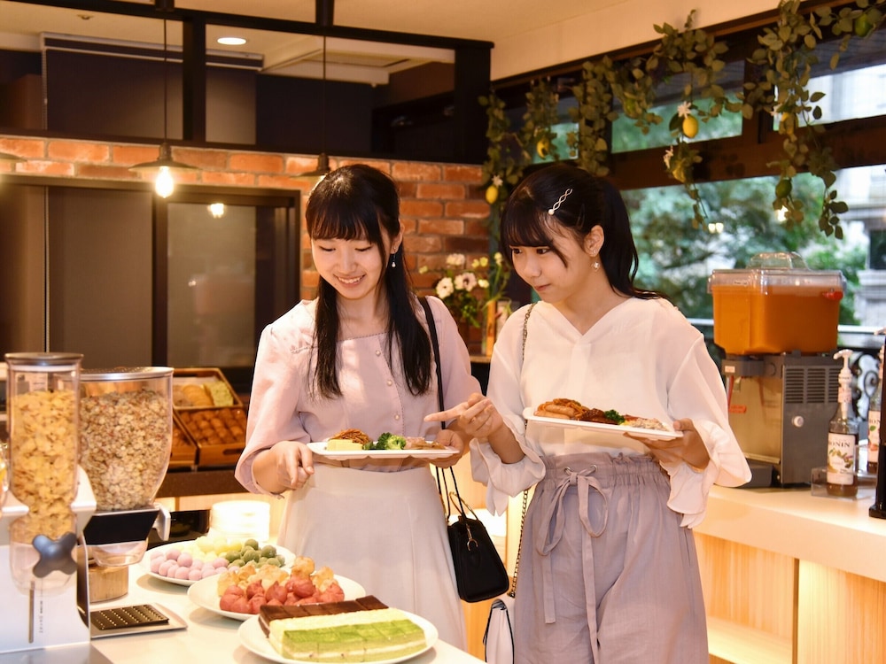Yokohama Heiwa Plaza Hotel 35/42