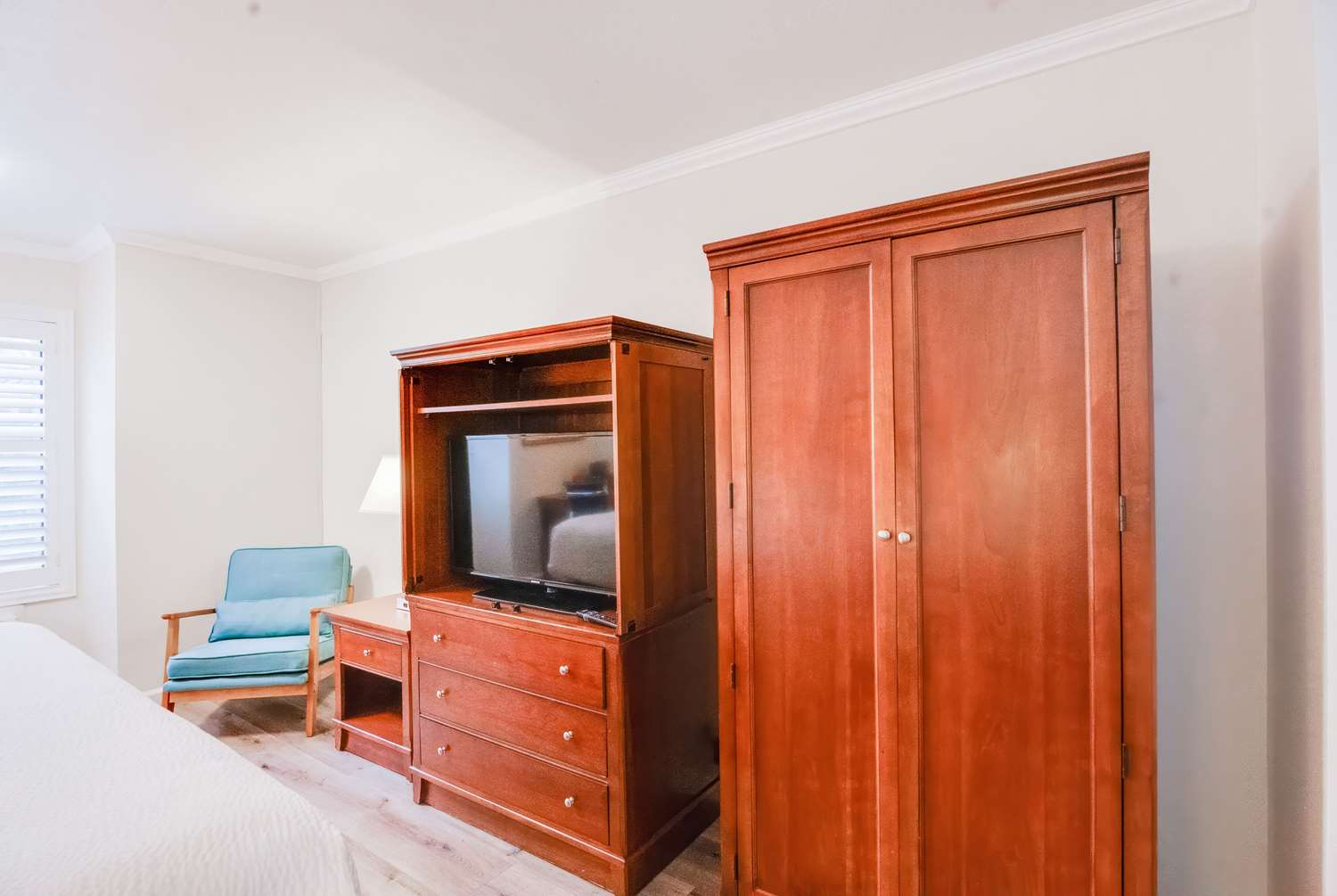 Ramada by Wyndham Mountain View 8/28