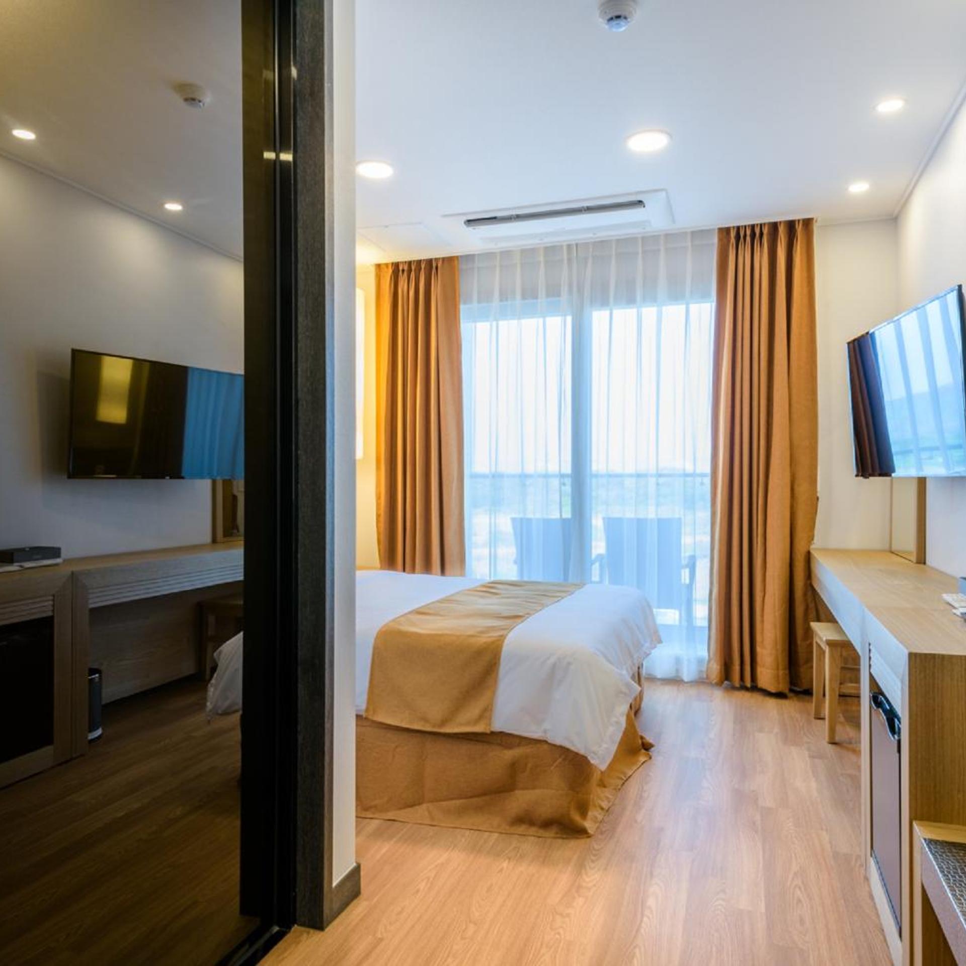 Deluxe, Double Bed, Sunrise View