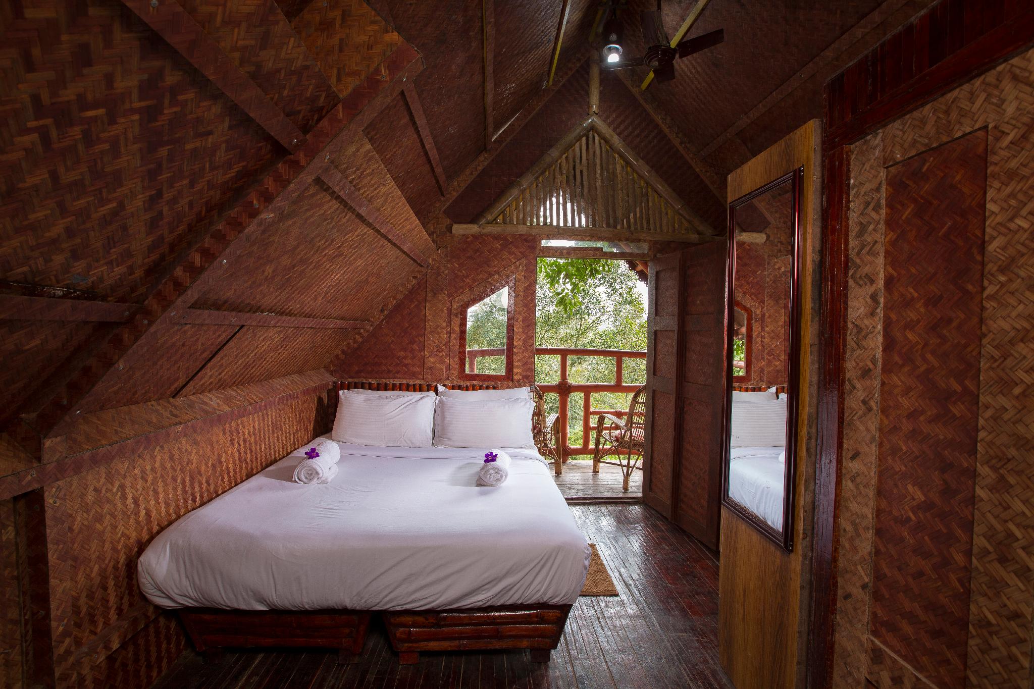 Hut, Double Bed