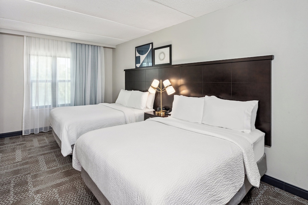 جناح بسريرين كوين بغرفة نوم واحدة بمطبخ، Staybridge Suites Albany Wolf Rd Colonie Center 2/5