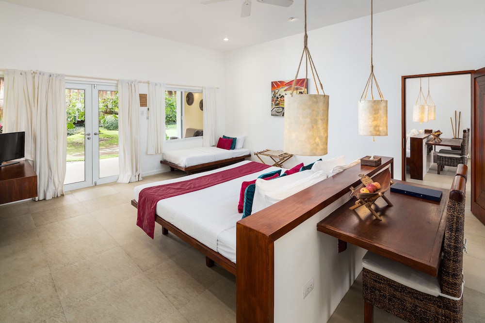 Atmosphere Resorts And Spa 27/70