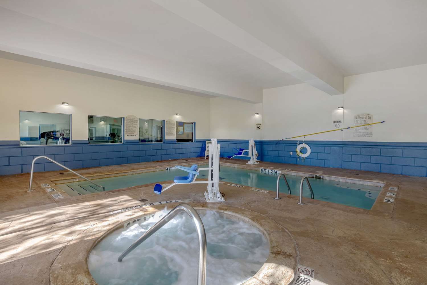 Comfort Suites Benbrook - Fort Worth Southwest 13/23